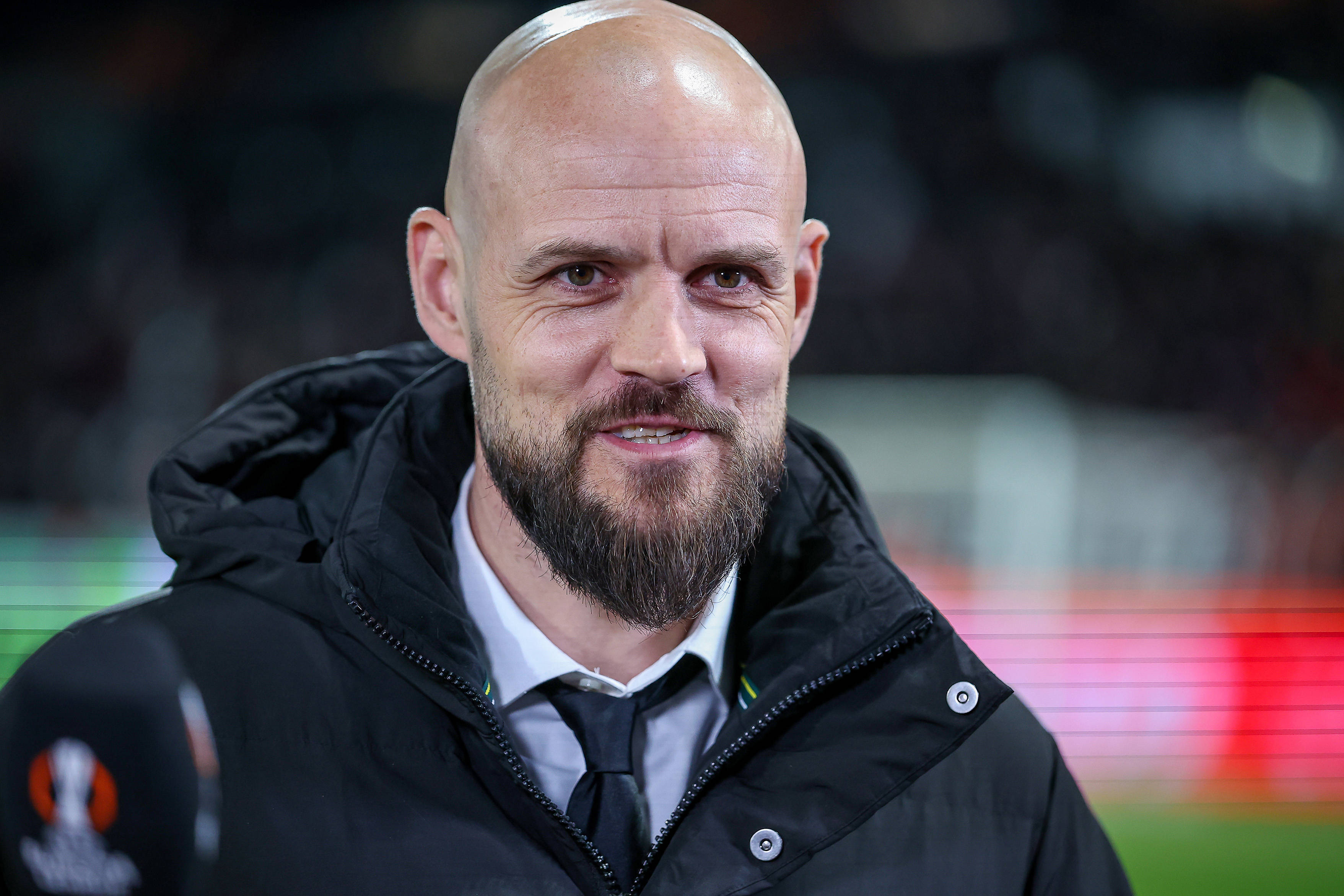 VIDEO | Bak Nielsen spreekt oud-SC Heerenveen-speler toe na debuut