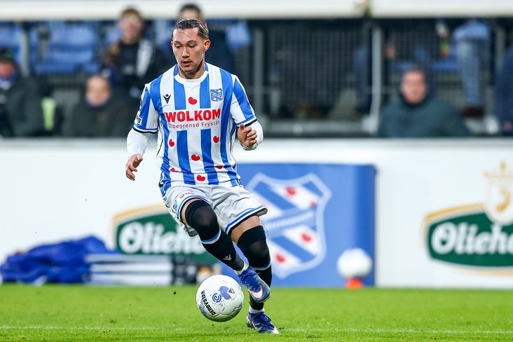 Maxence Rivera aan de bal