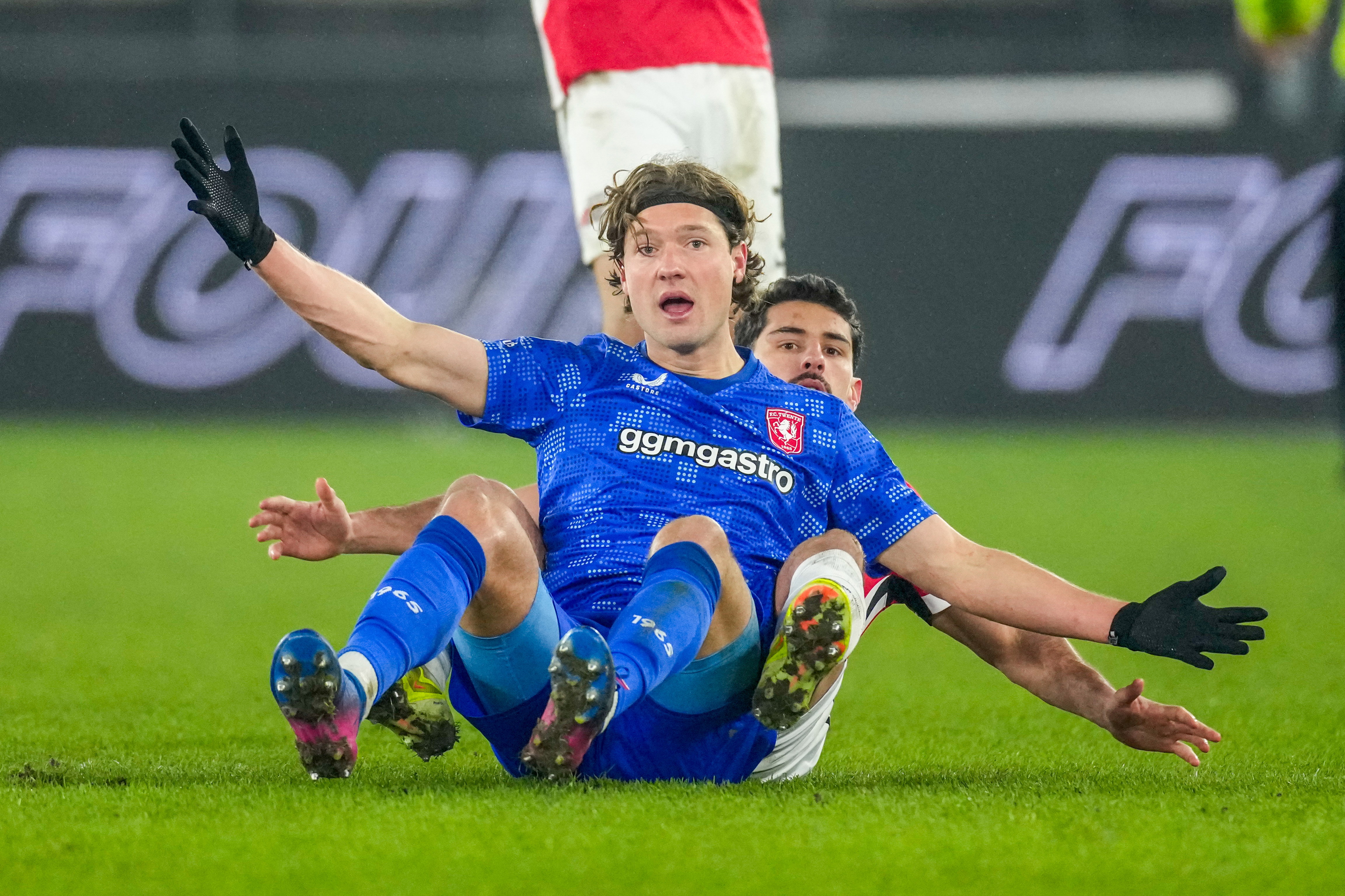 Sam Lammers ligt op de grond