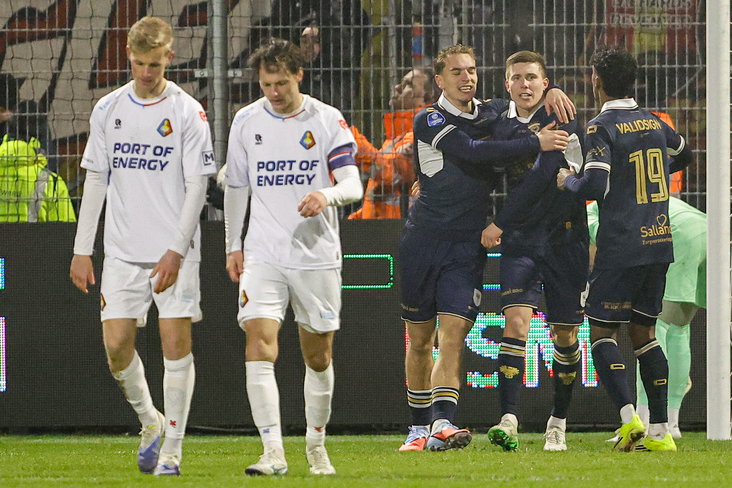Alfons Sampsted na zijn goal tegen Telstar