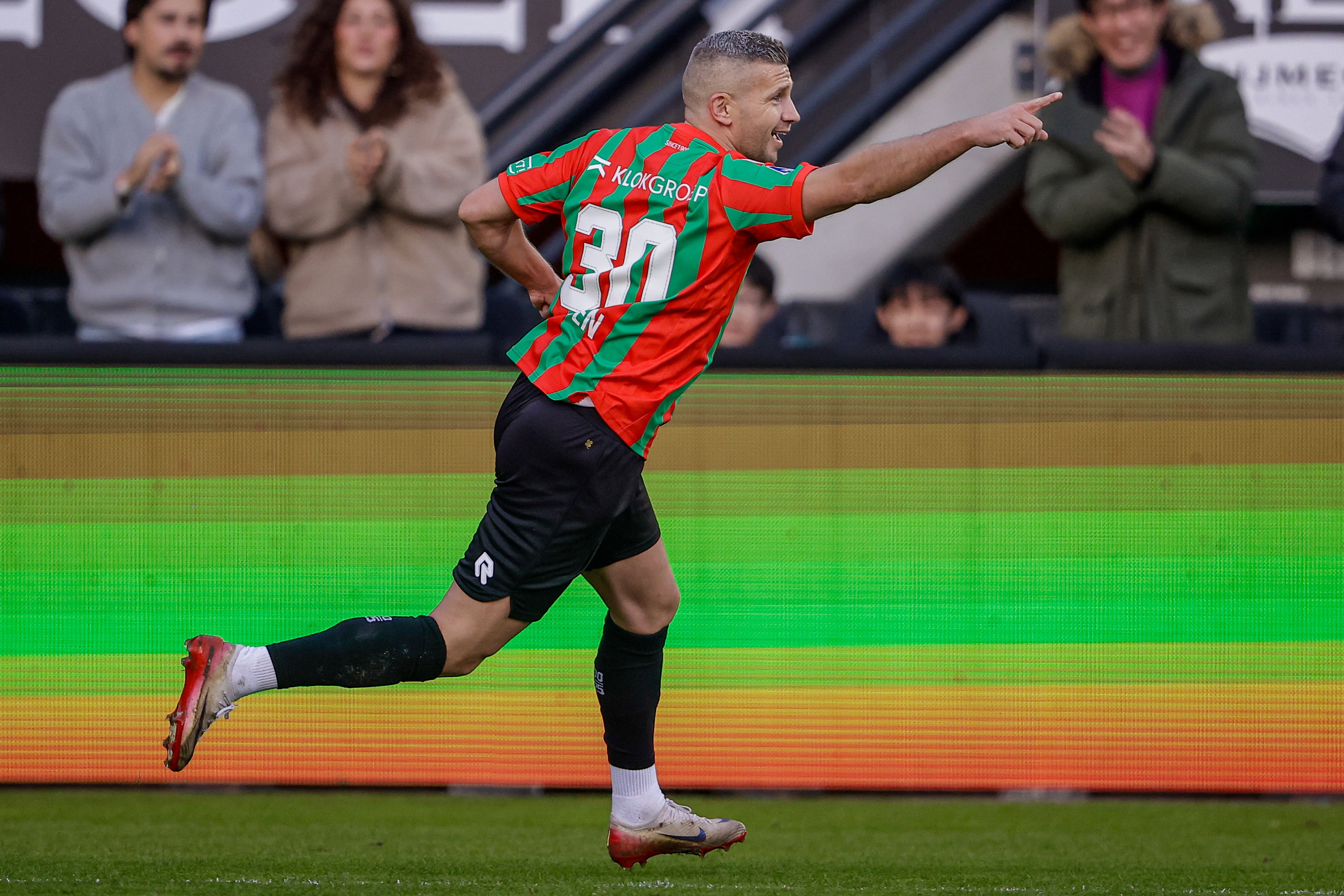 Bryan Linssen namens NEC