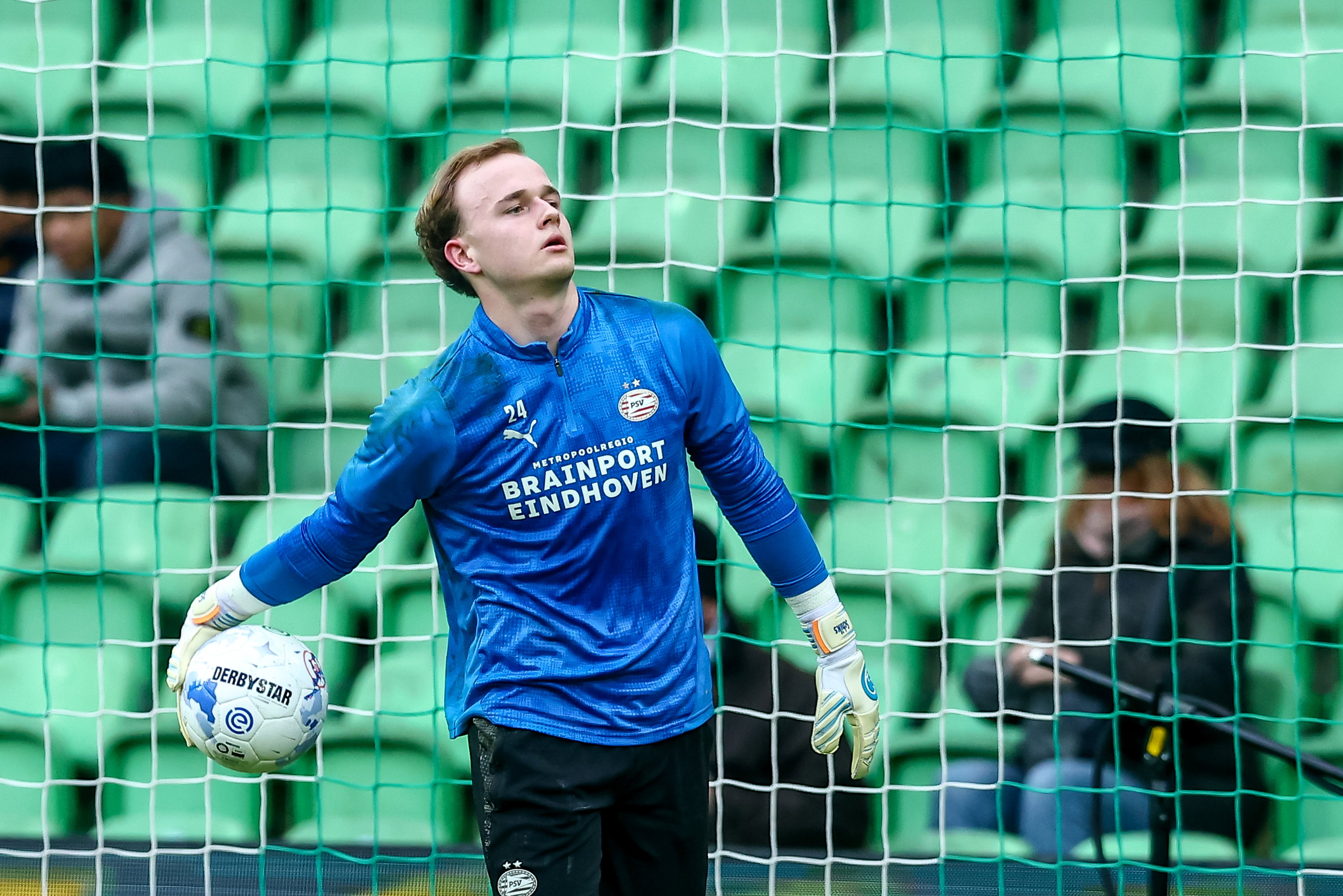 Niek Schiks bij PSV voorafgaand aan het duel tegen FC Groningen