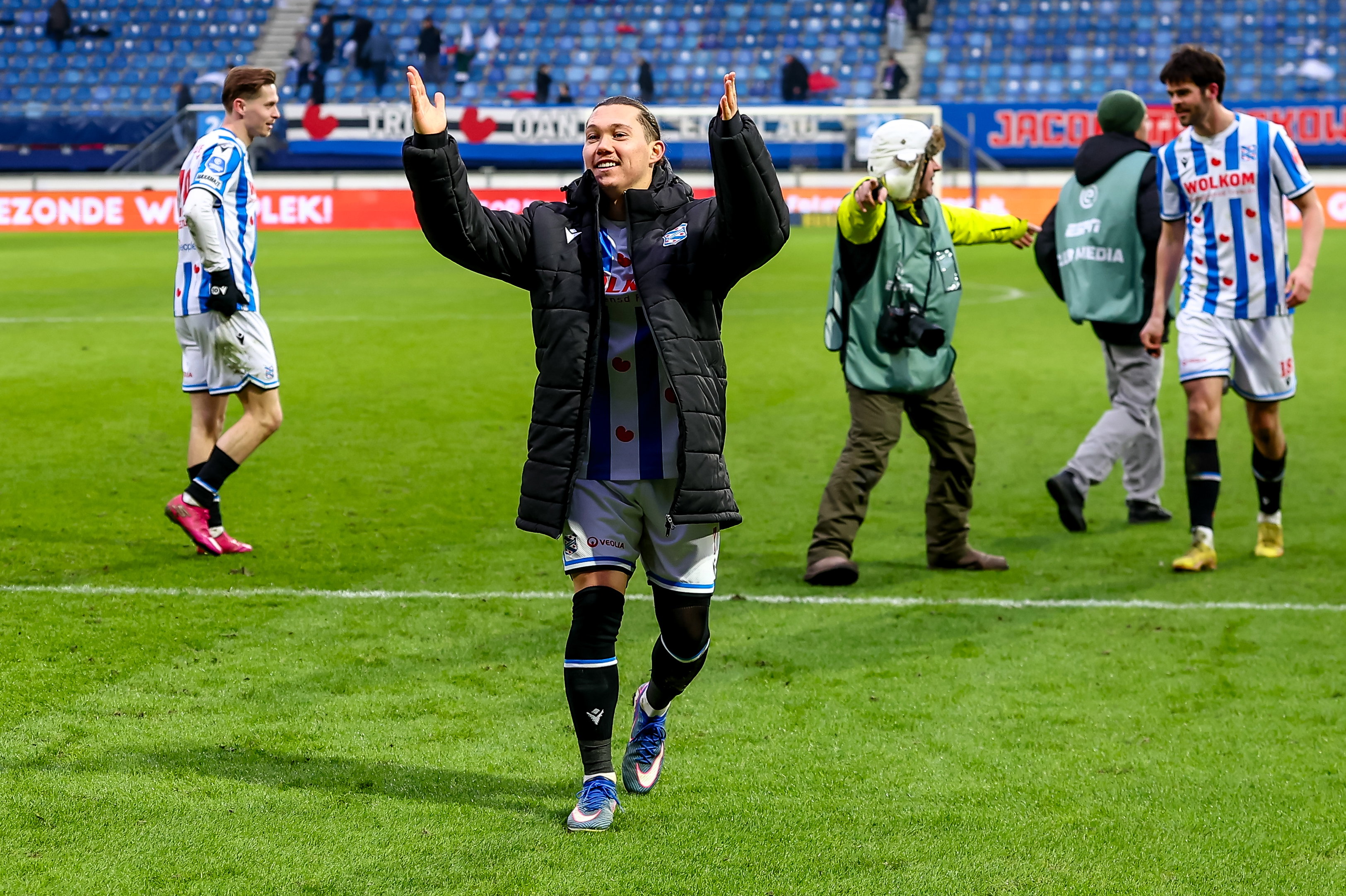SC Heerenveen wint besloten oefenduel in Abe Lenstra Stadion
