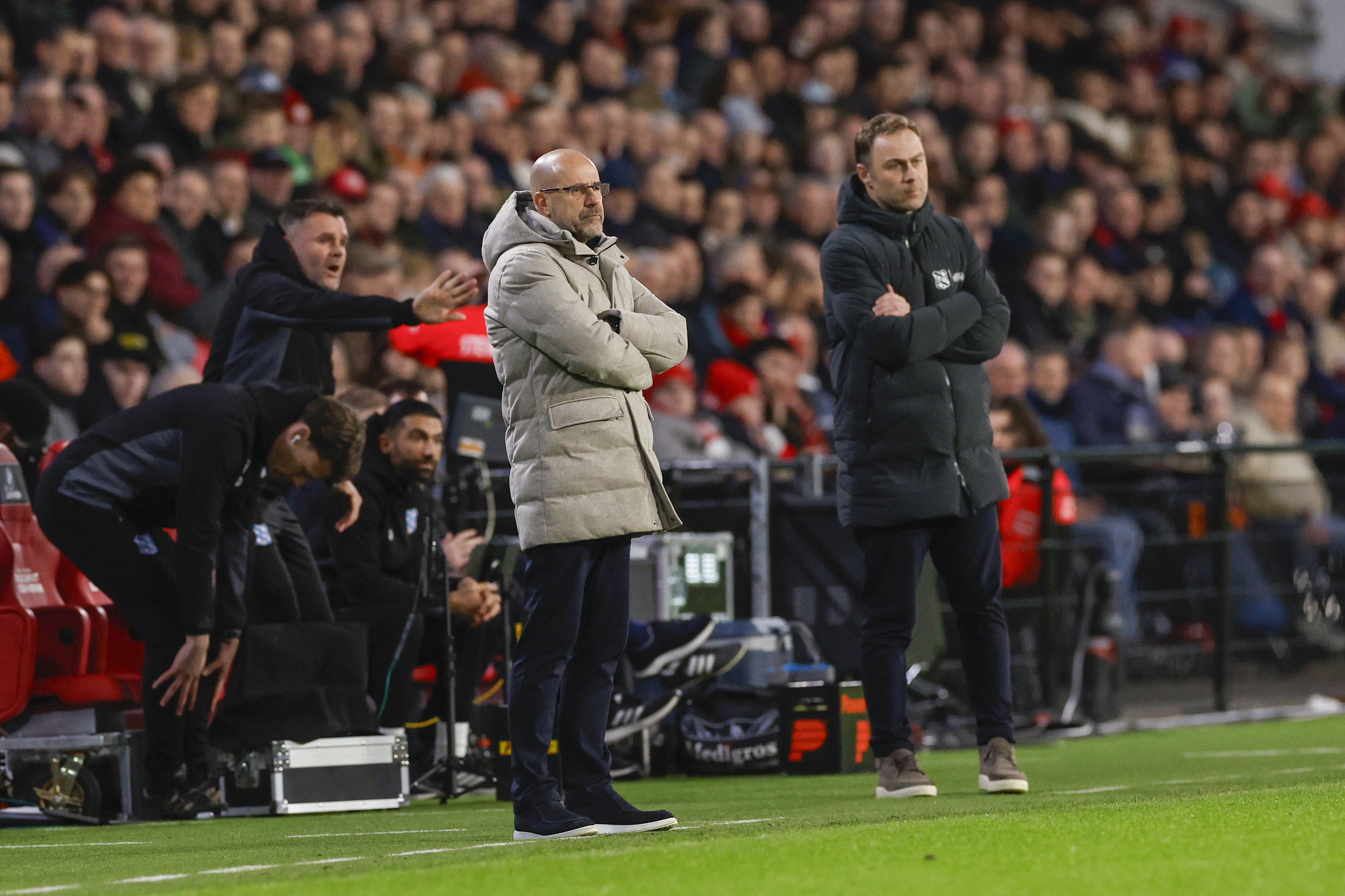 Peter Bosz langs de lijn