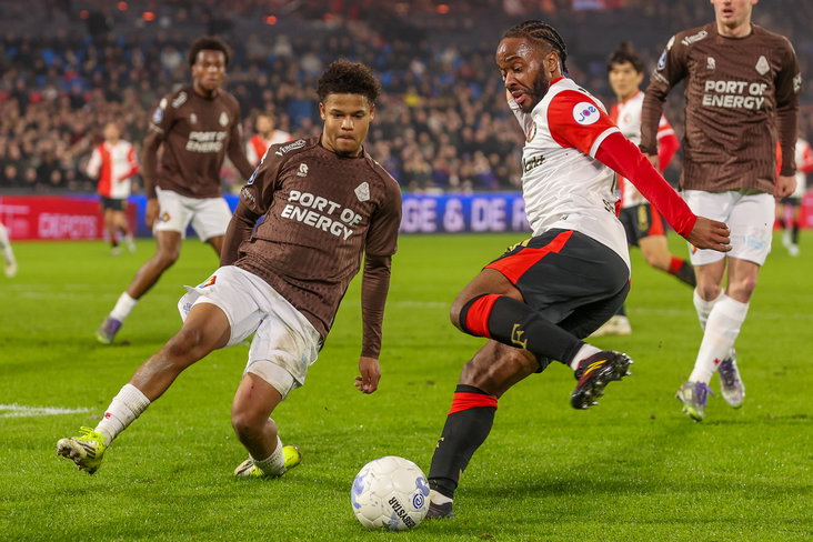 Gerald Alders tegenover Raheem Sterling