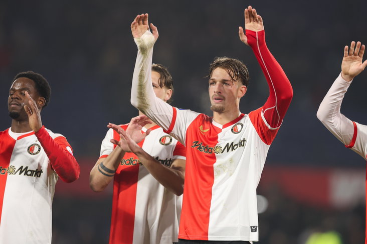 Luciano Valente na de zege op Telstar