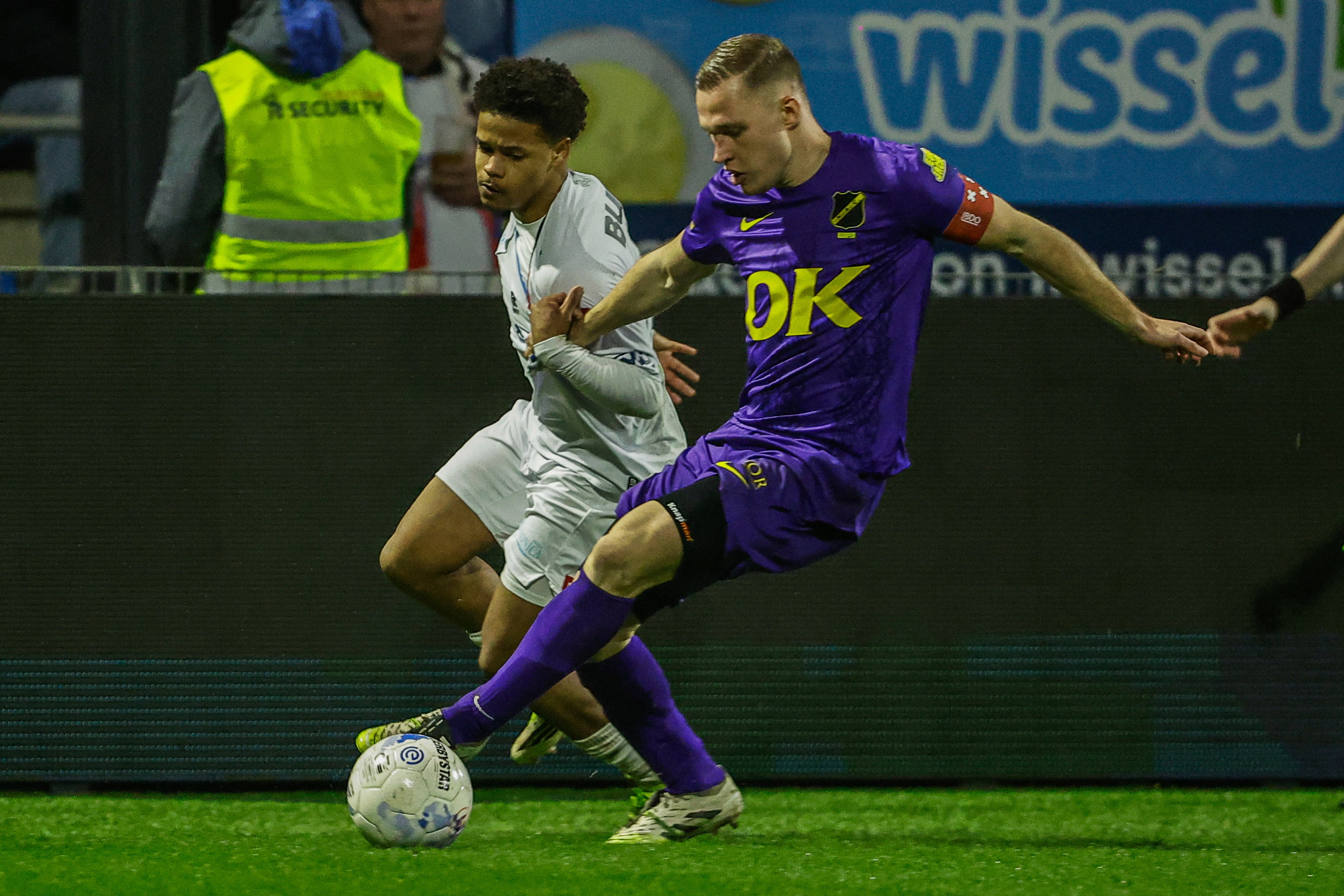 Boy Kemper in actie tegen Telstar