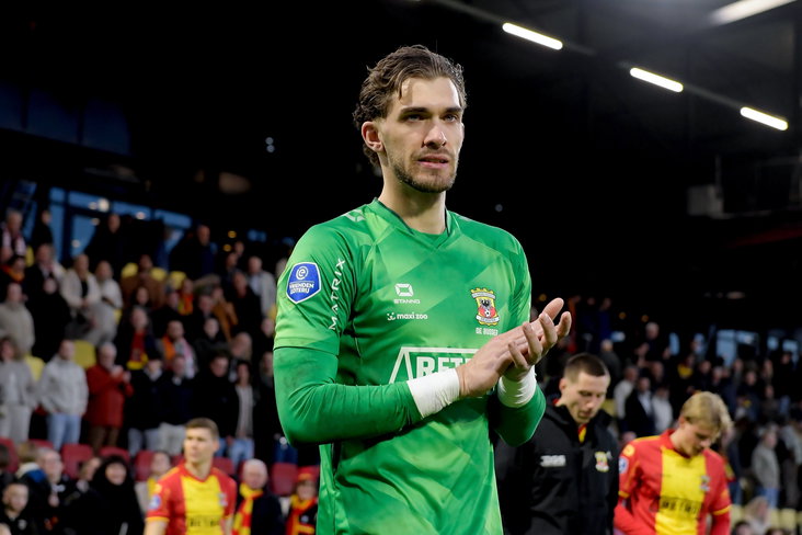 Jari De Busser klapt