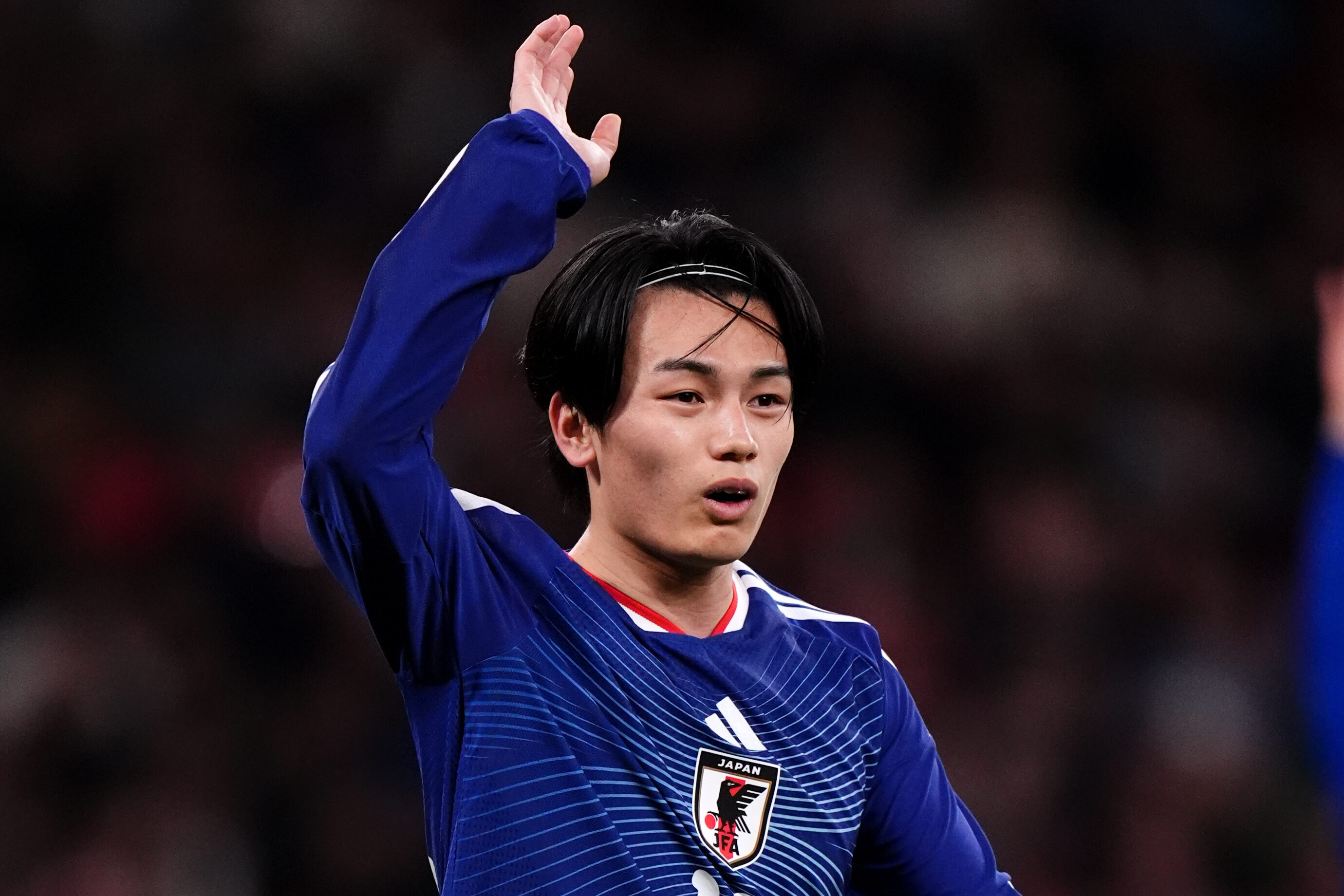 Ayase Ueda in het shirt van Japan