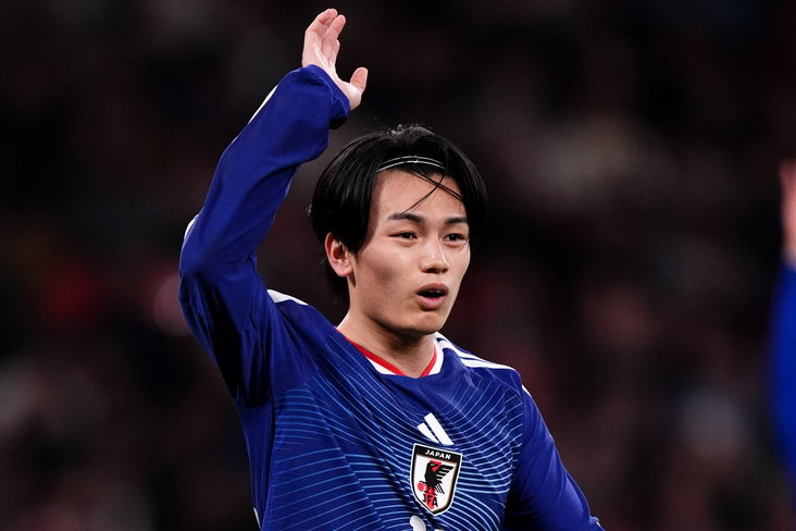 Ayase Ueda in het shirt van Japan