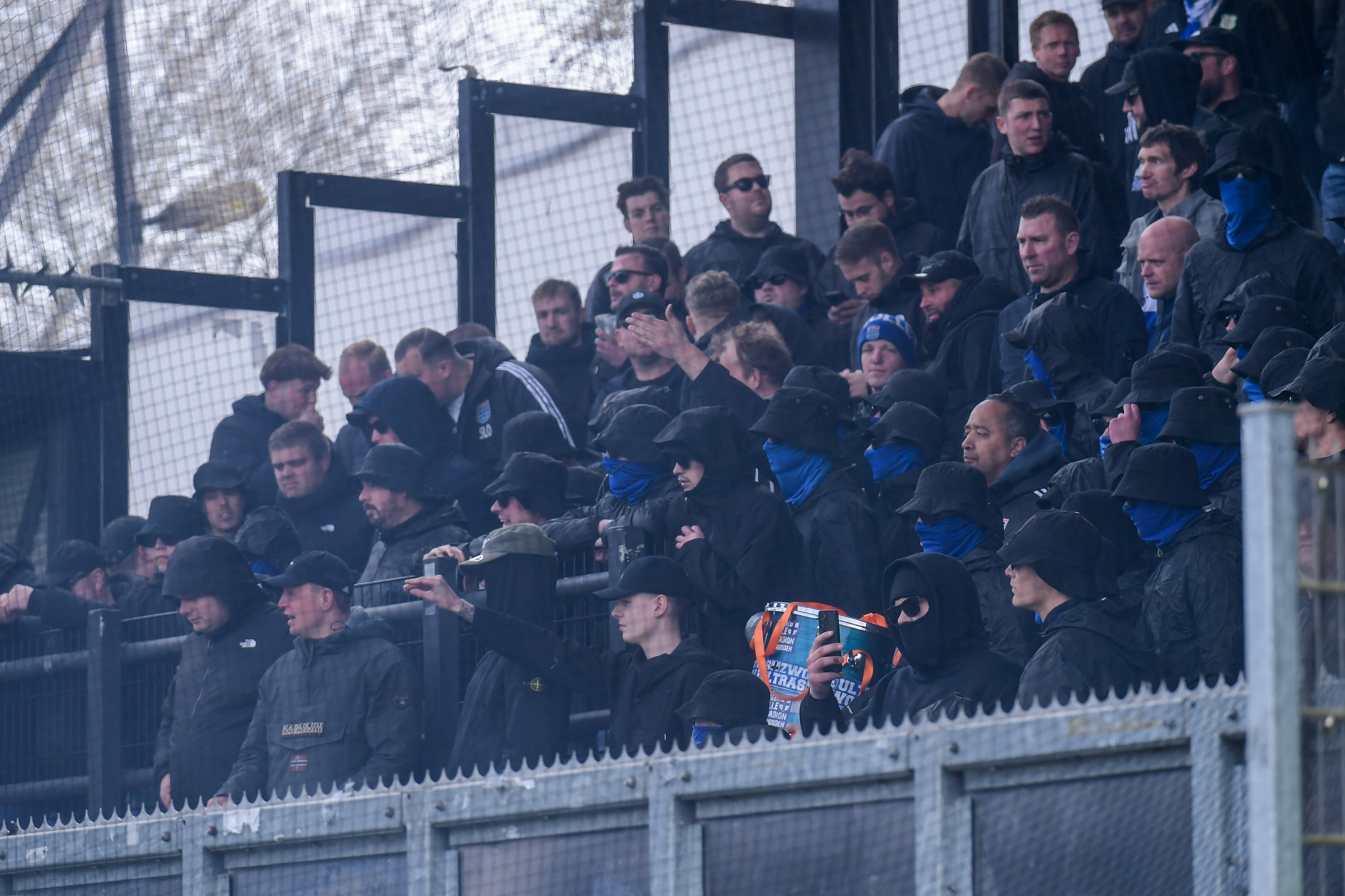 Supporters van PEC Zwolle in Deventer