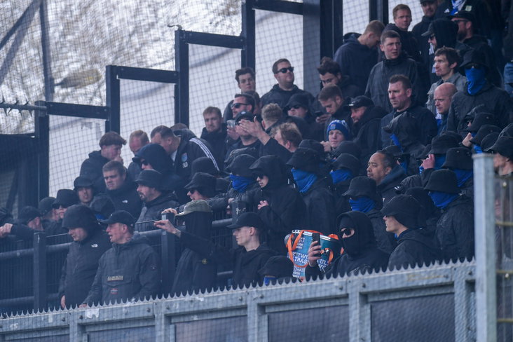 Supporters van PEC Zwolle in Deventer