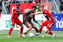 Yoann Cathline in duel met Neville Ogidi Nwankwo