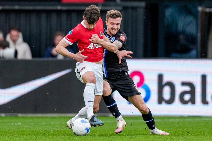 Dylan Vente in duel met Wouter Goes