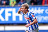 Marcus Linday viert zijn wonderschone treffer