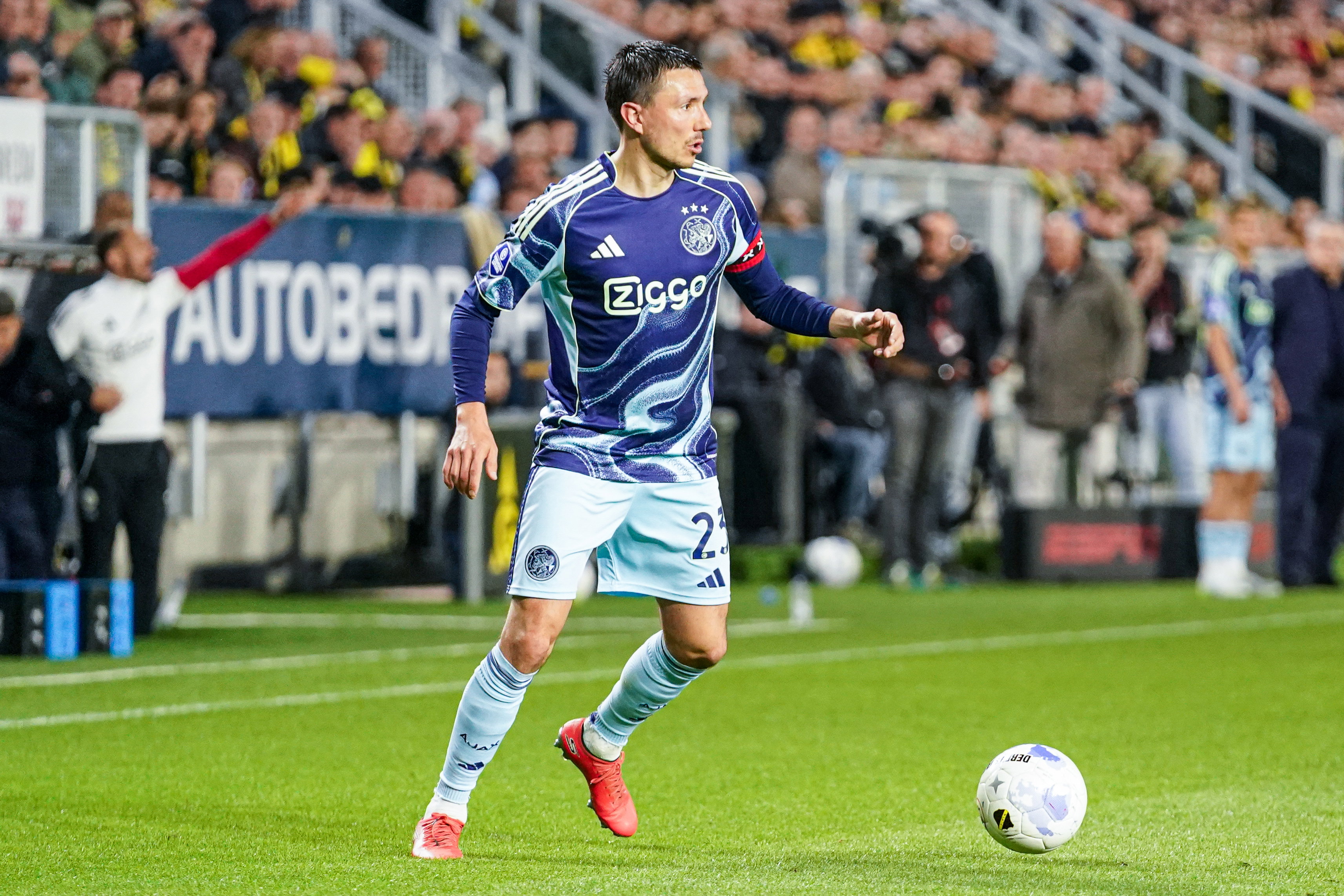 Steven Berghuis tegen NAC Breda