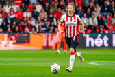 Sisca Folkertsma aan de bal namens PSV