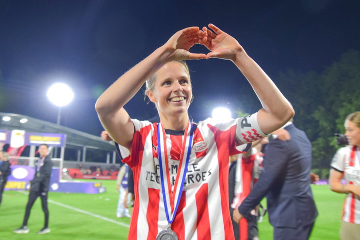 Laura Strik na het behalen van het kampioenschap met PSV