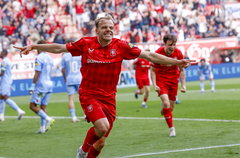 Thomas van den Belt viert zijn treffer tegen Sparta