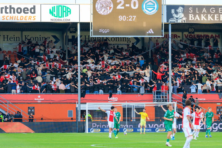Ajax-supporters in Volendam