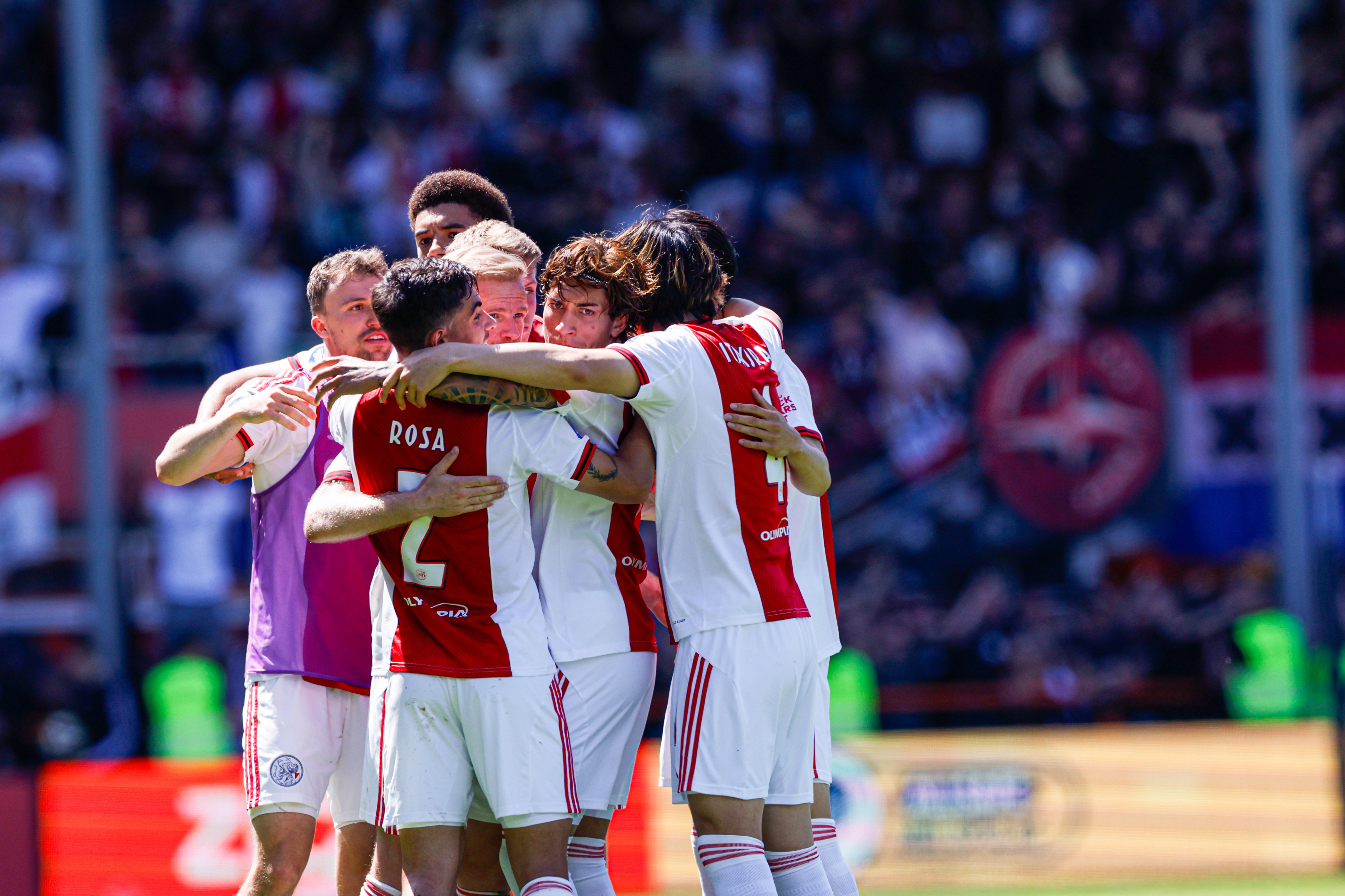 Ajax juicht