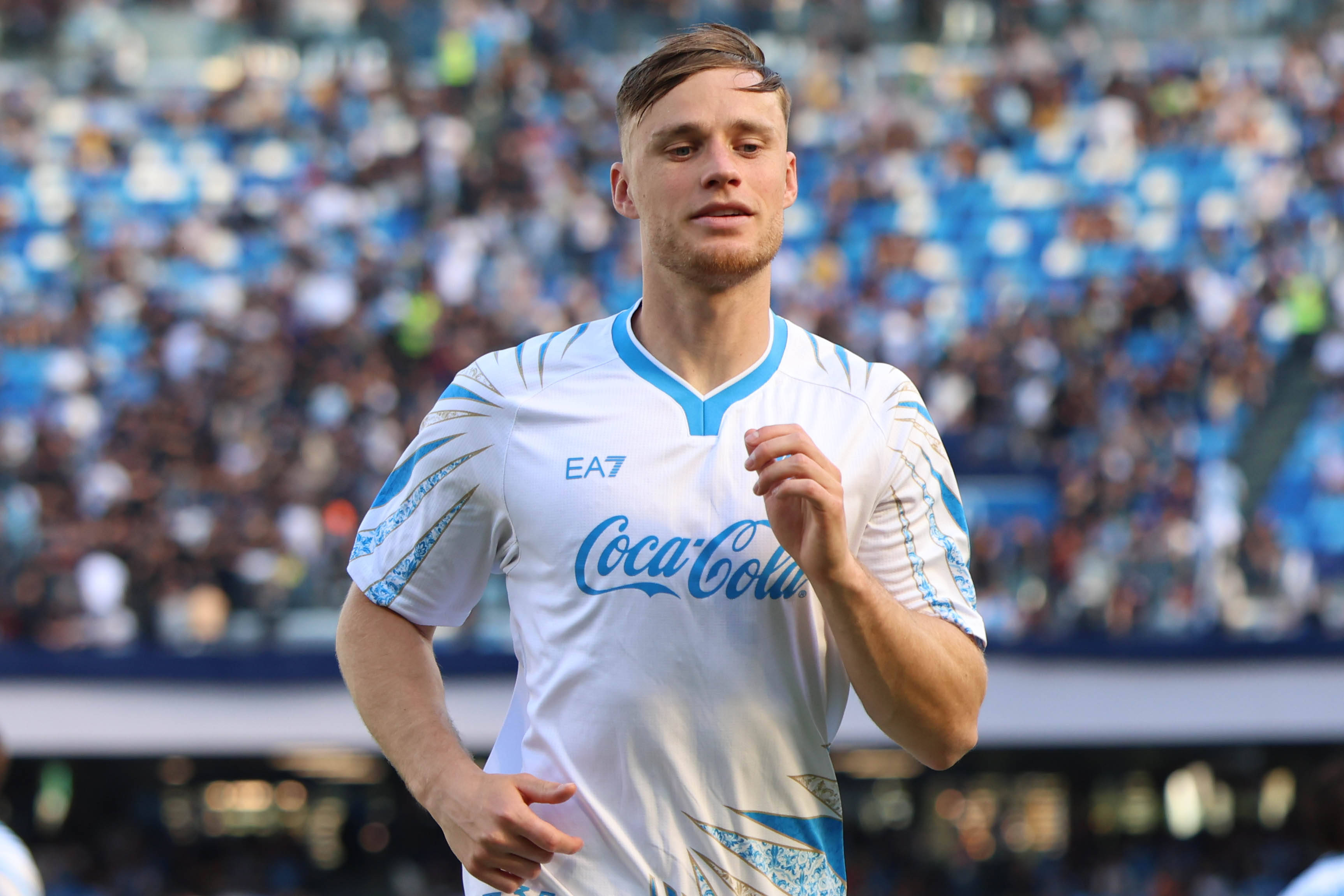 Sam Beukema in het shirt van Napoli