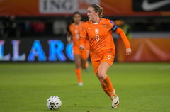 Wieke Kaptein als aanvoerder van de OranjeLeeuwinnen