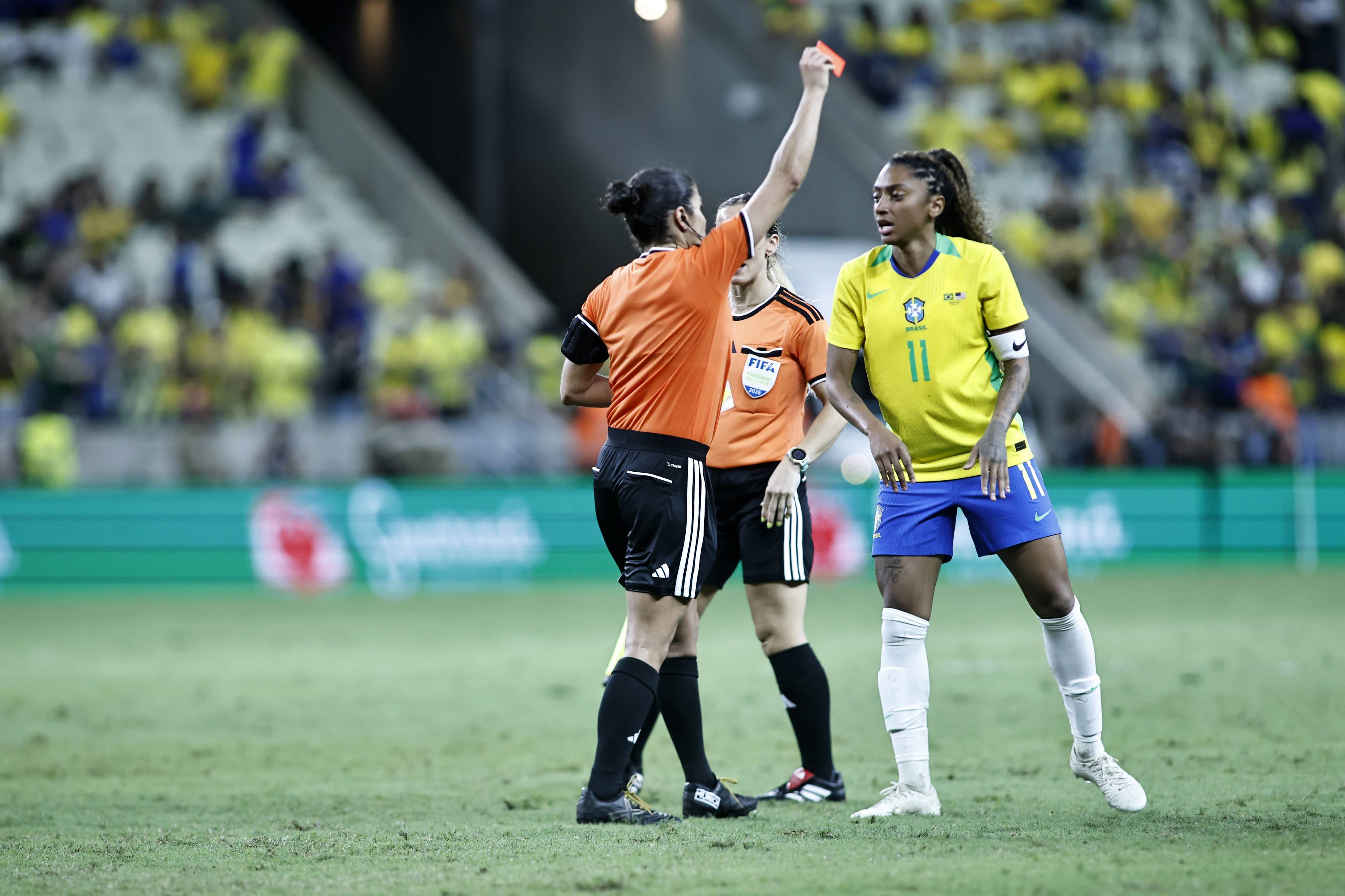 Een rode kaart bij Brazilië - Amerika