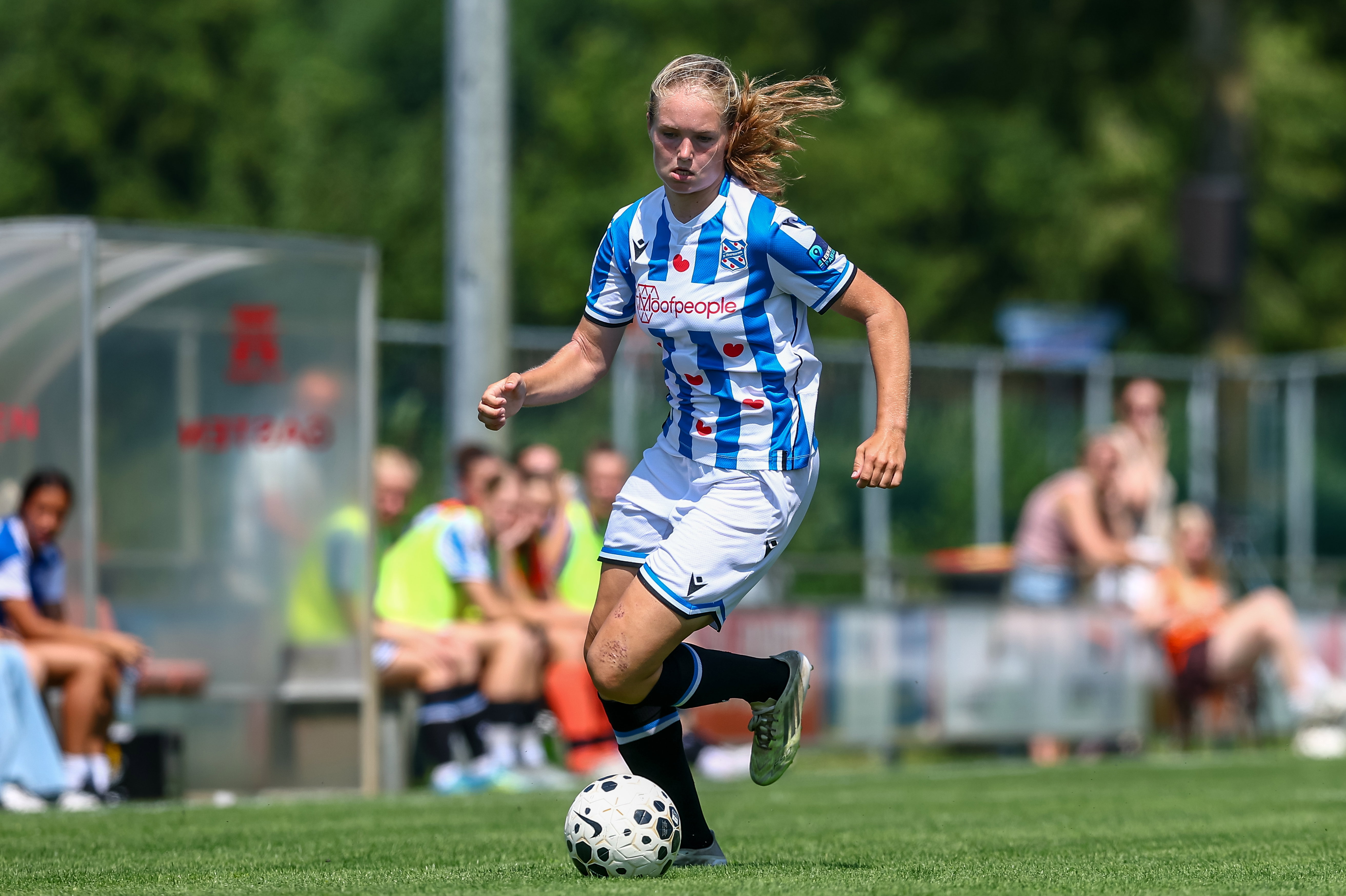 SC Heerenveen ontsnapt laat, ADO Den Haag bekert eenvoudig door