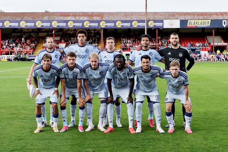 Ajax voor de wedstrijd tegen Shelbourne