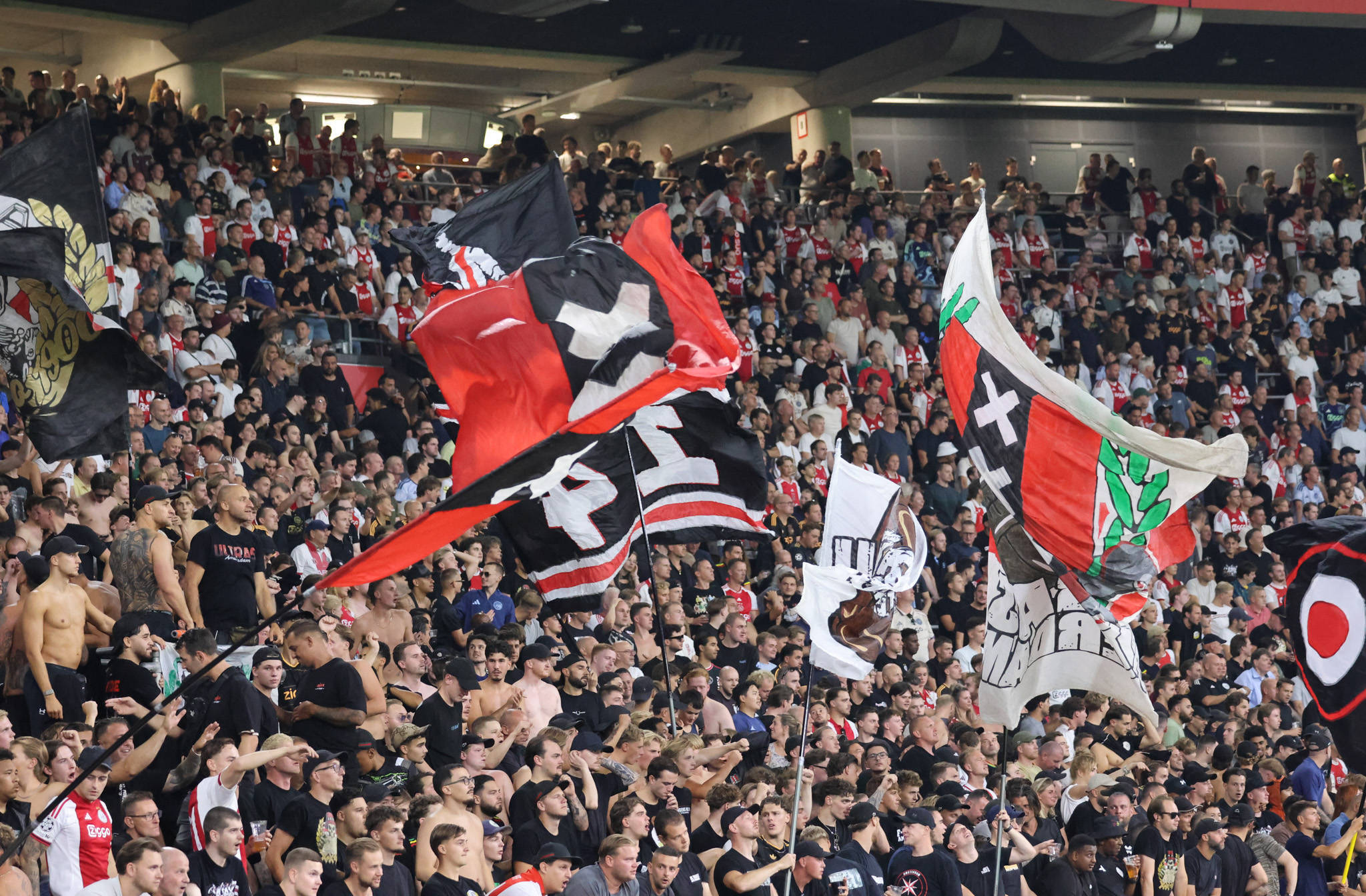 Ajax-supporters in de Johan Cruijff ArenA
