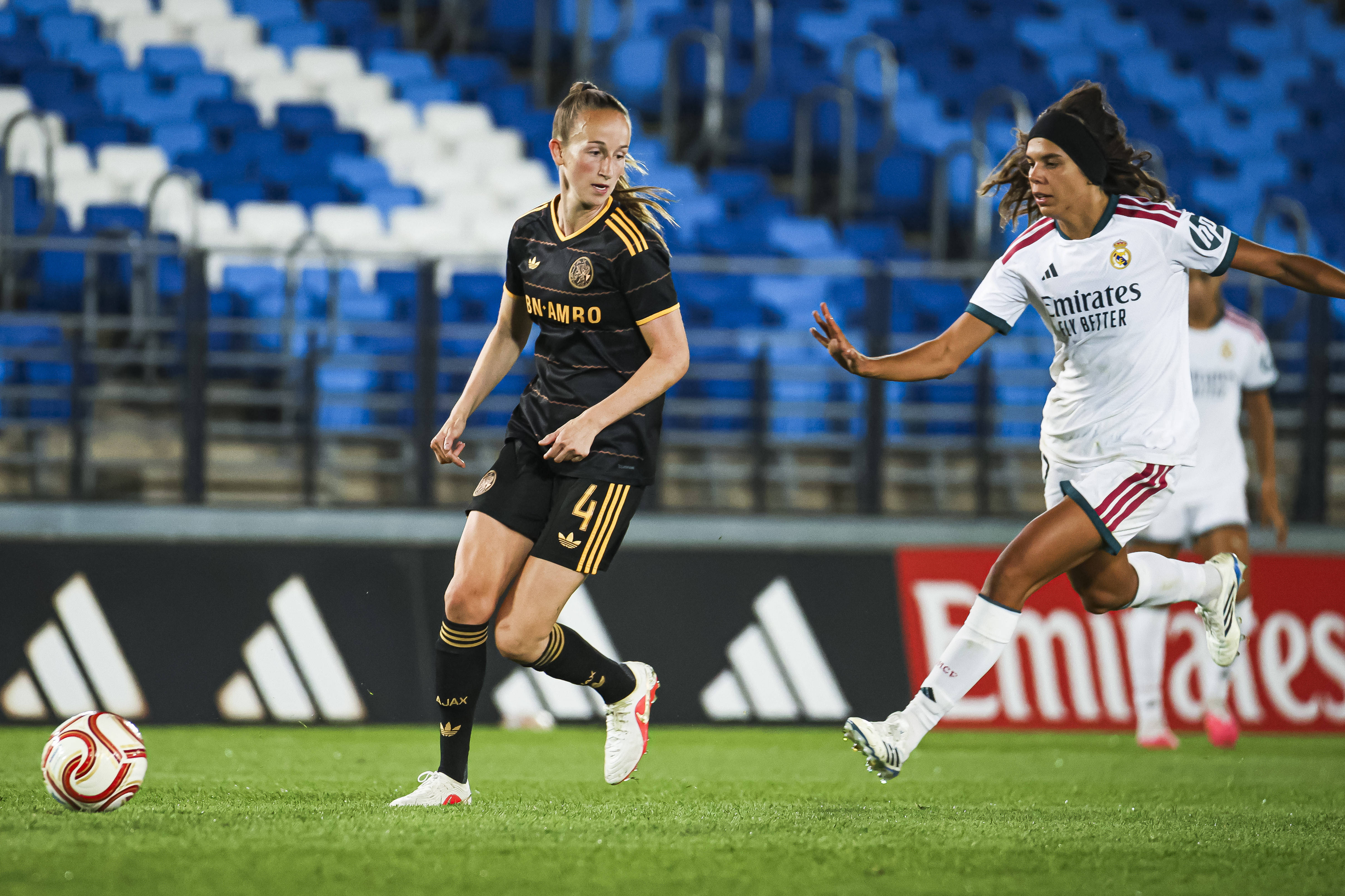 Sari Kees tijdens Real Madrid - Ajax