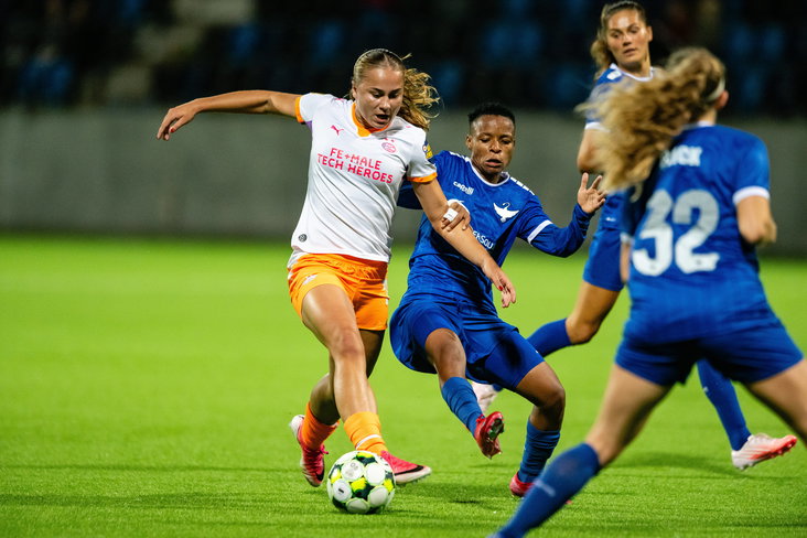 Aymee Altena in actie voor PSV