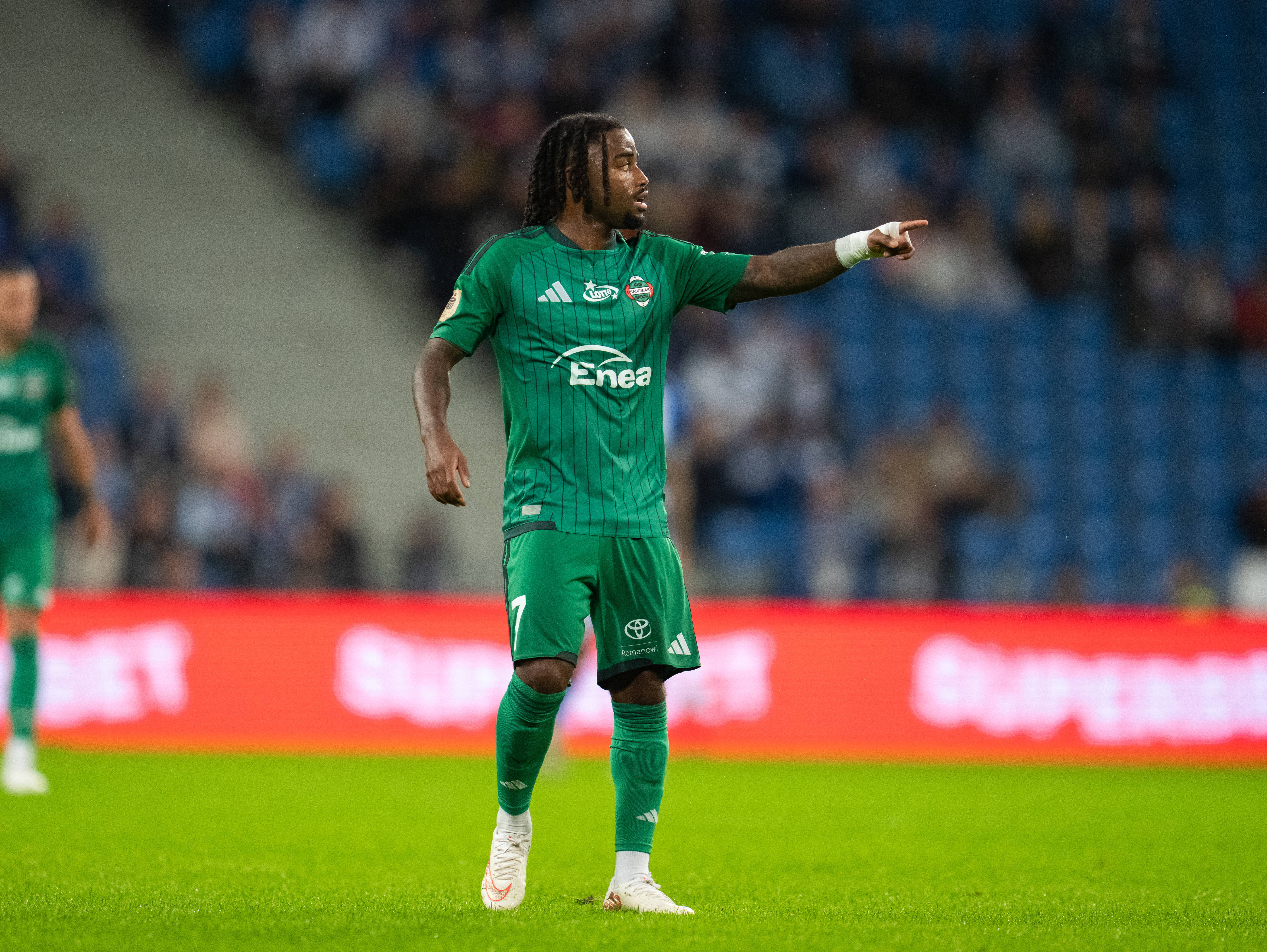 Ché Nunnely officieel international na debuut in Nations League