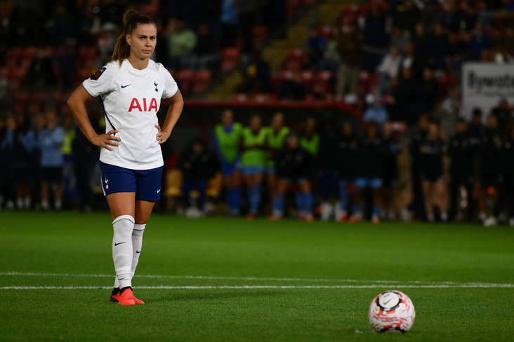 Victoria Pelova bij Tottenham Hotspur