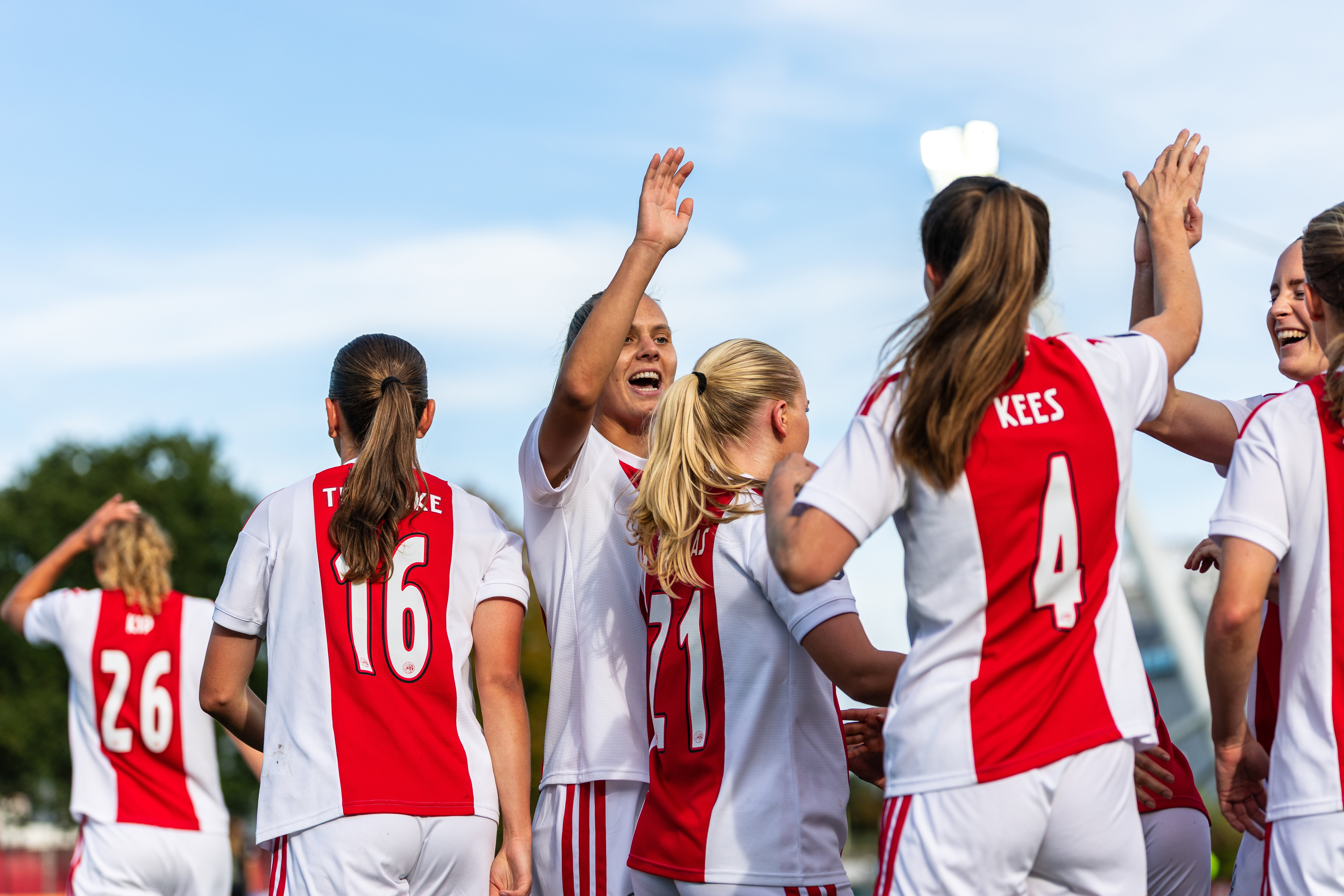 Ajax juicht