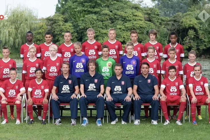 De C1 van FC Twente met Tijjani Reijnders en Jill Roord