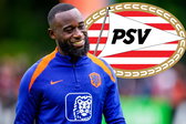 Lutsharel Geertruida voor het logo van PSV