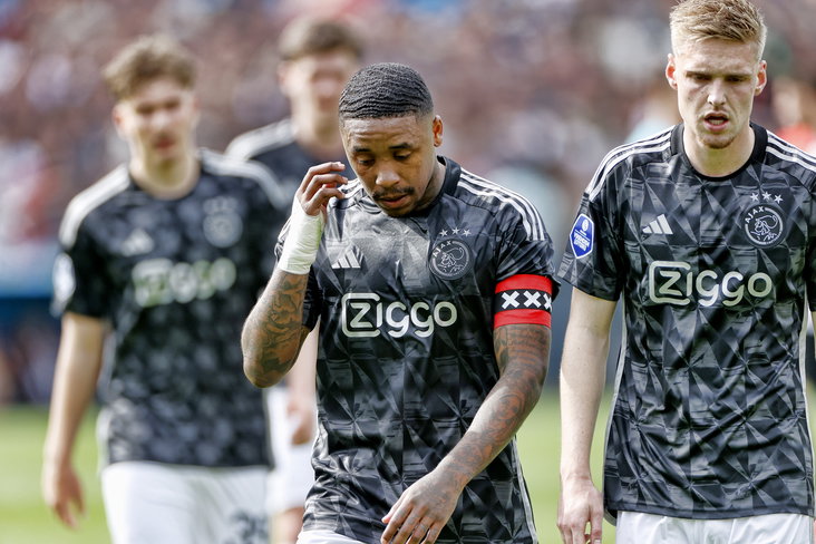 Ajacieden druipen af; Feyenoord was veel te sterk