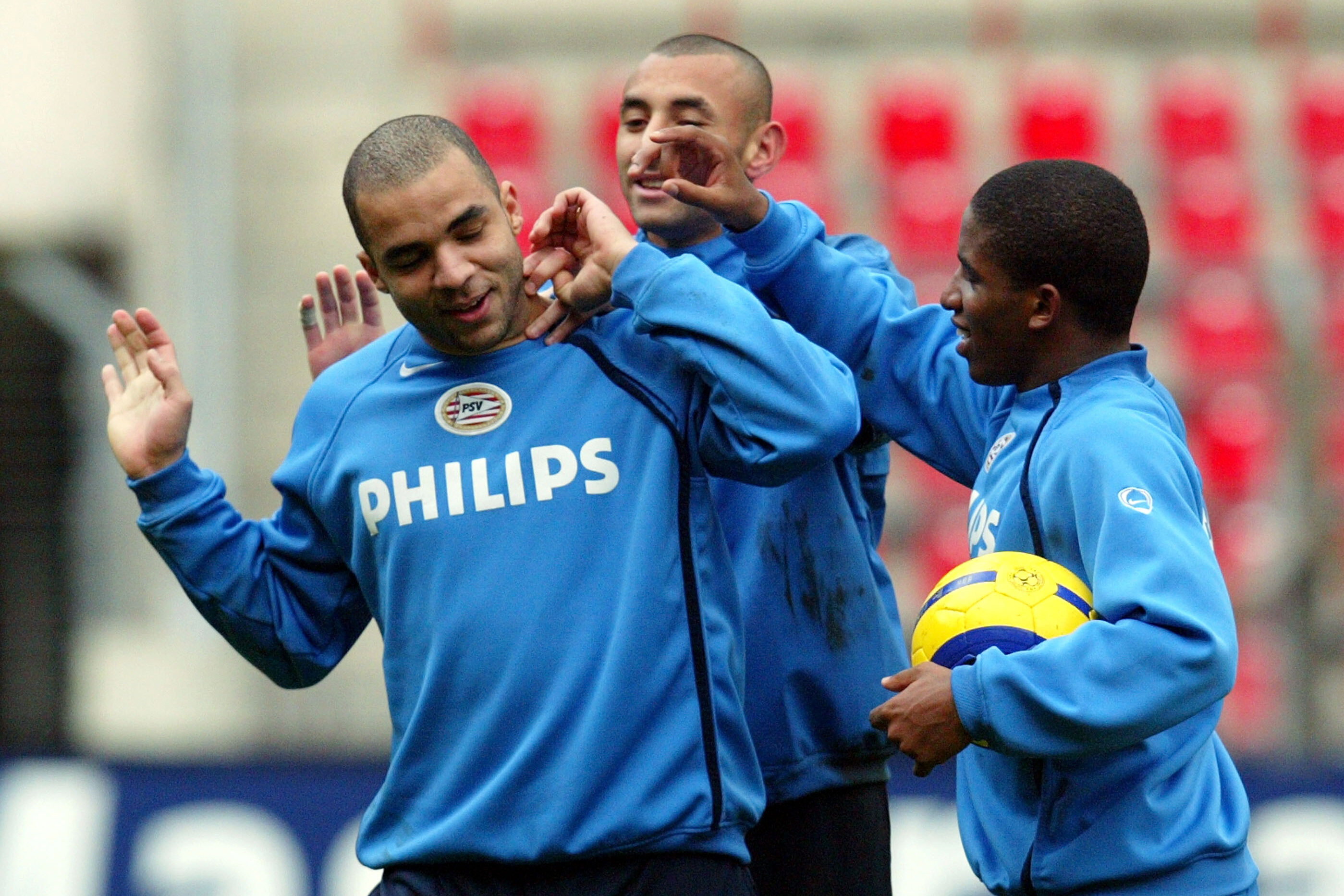 Alex dolt met Gomes en Farfán