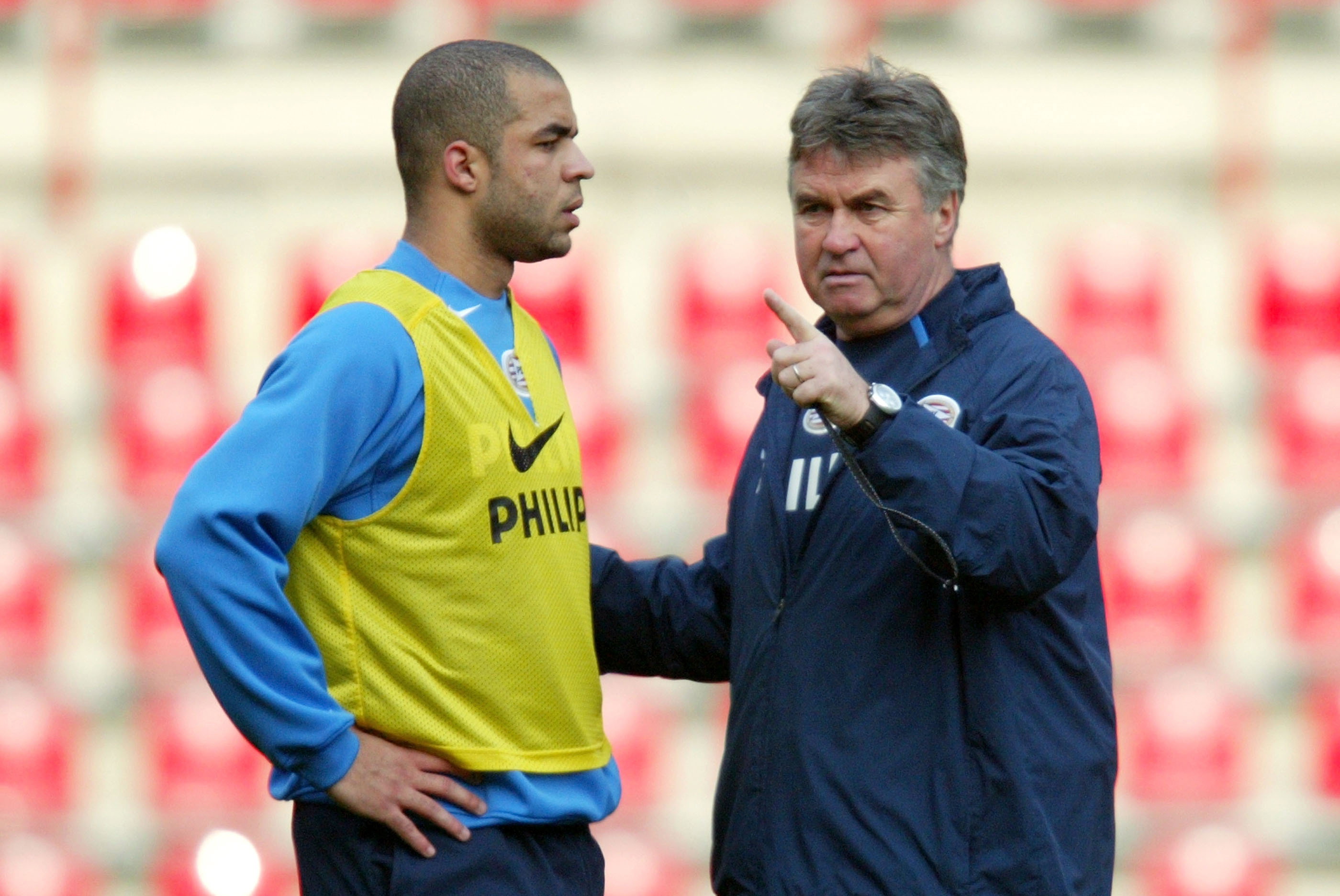 Alex en Guus Hiddink op de training van PSV