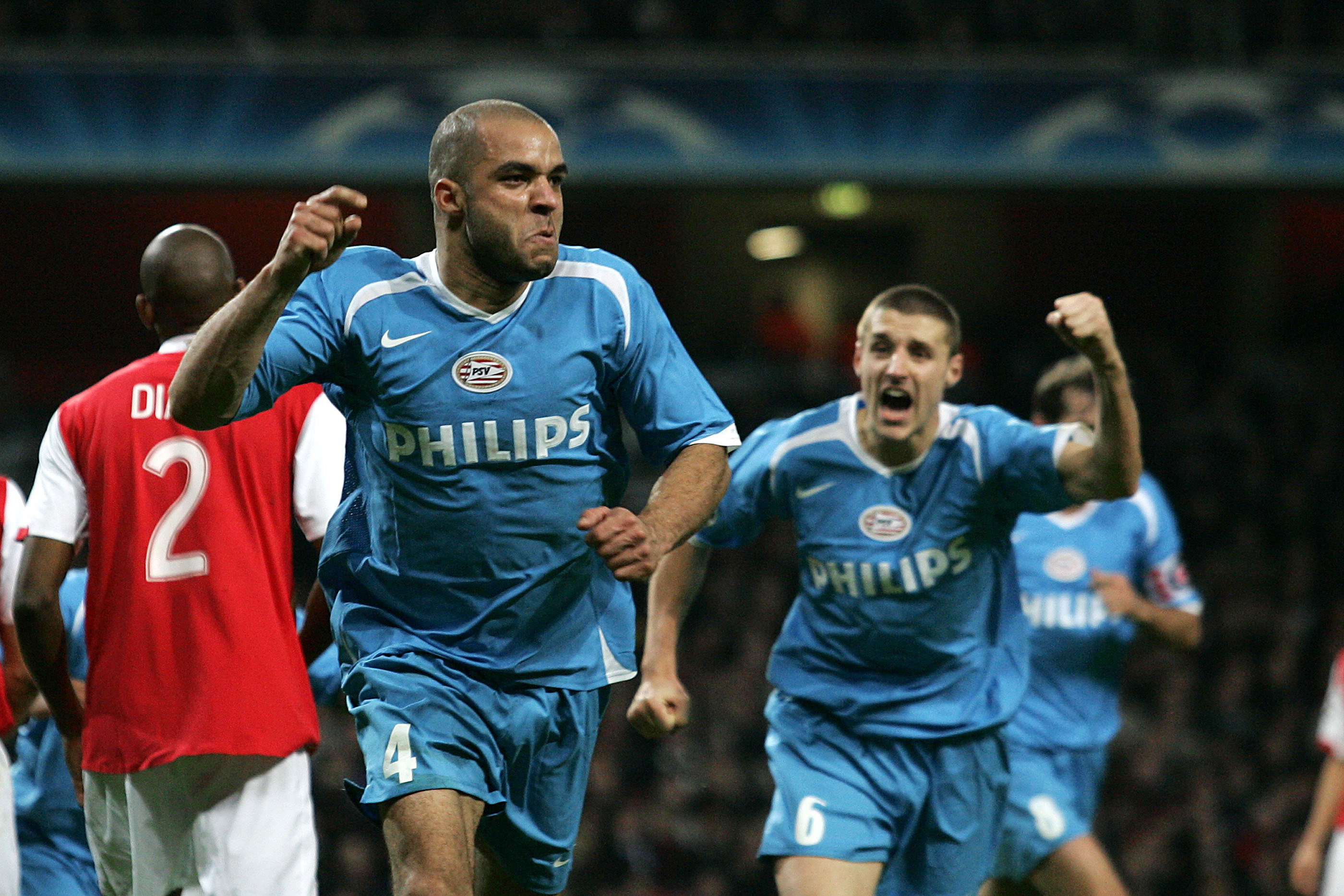 Alex viert zijn goal; ook Timmy Simons is uitzinnig