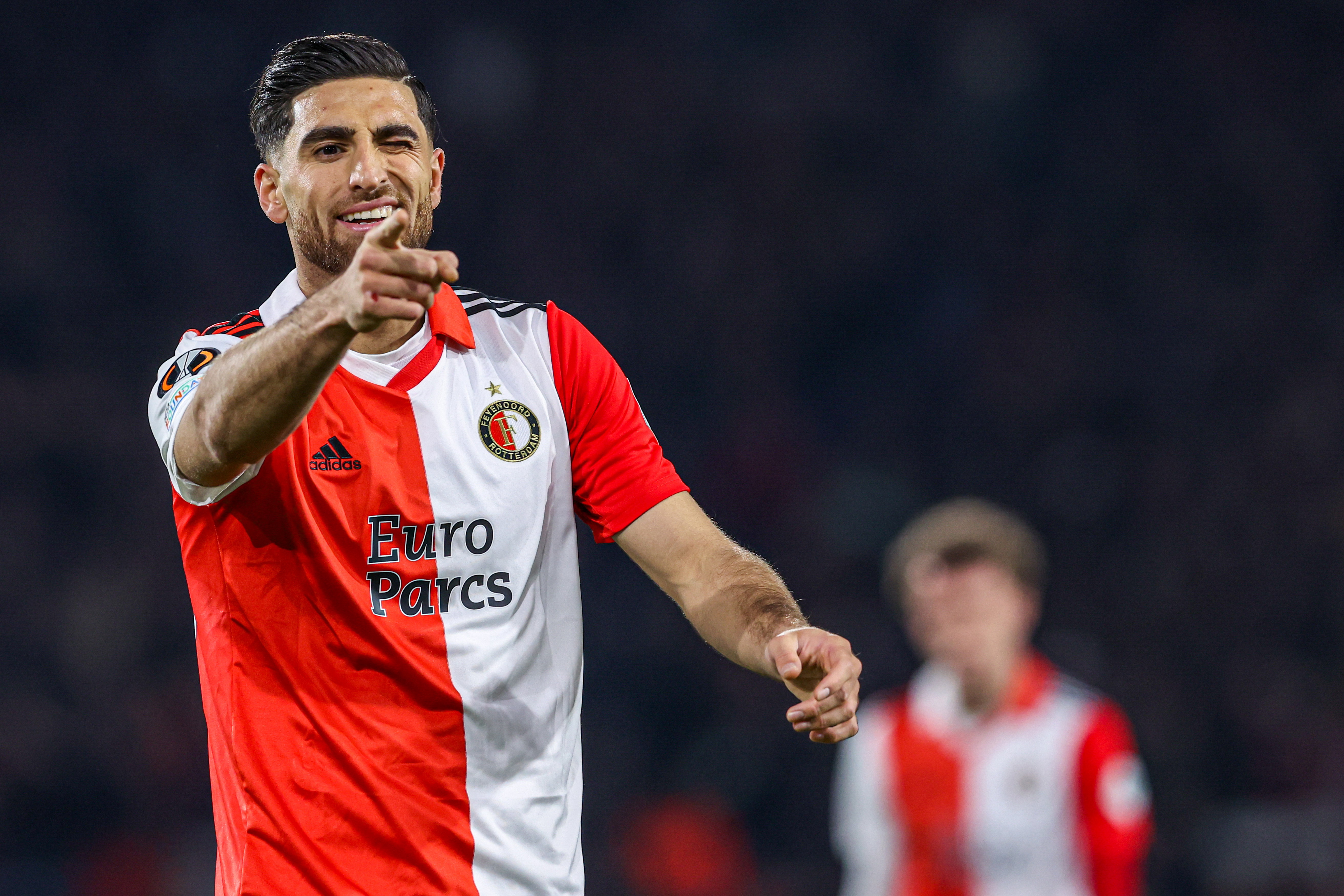 Alireza Jahanbakhsh viert zijn goal tegen Shakhtar