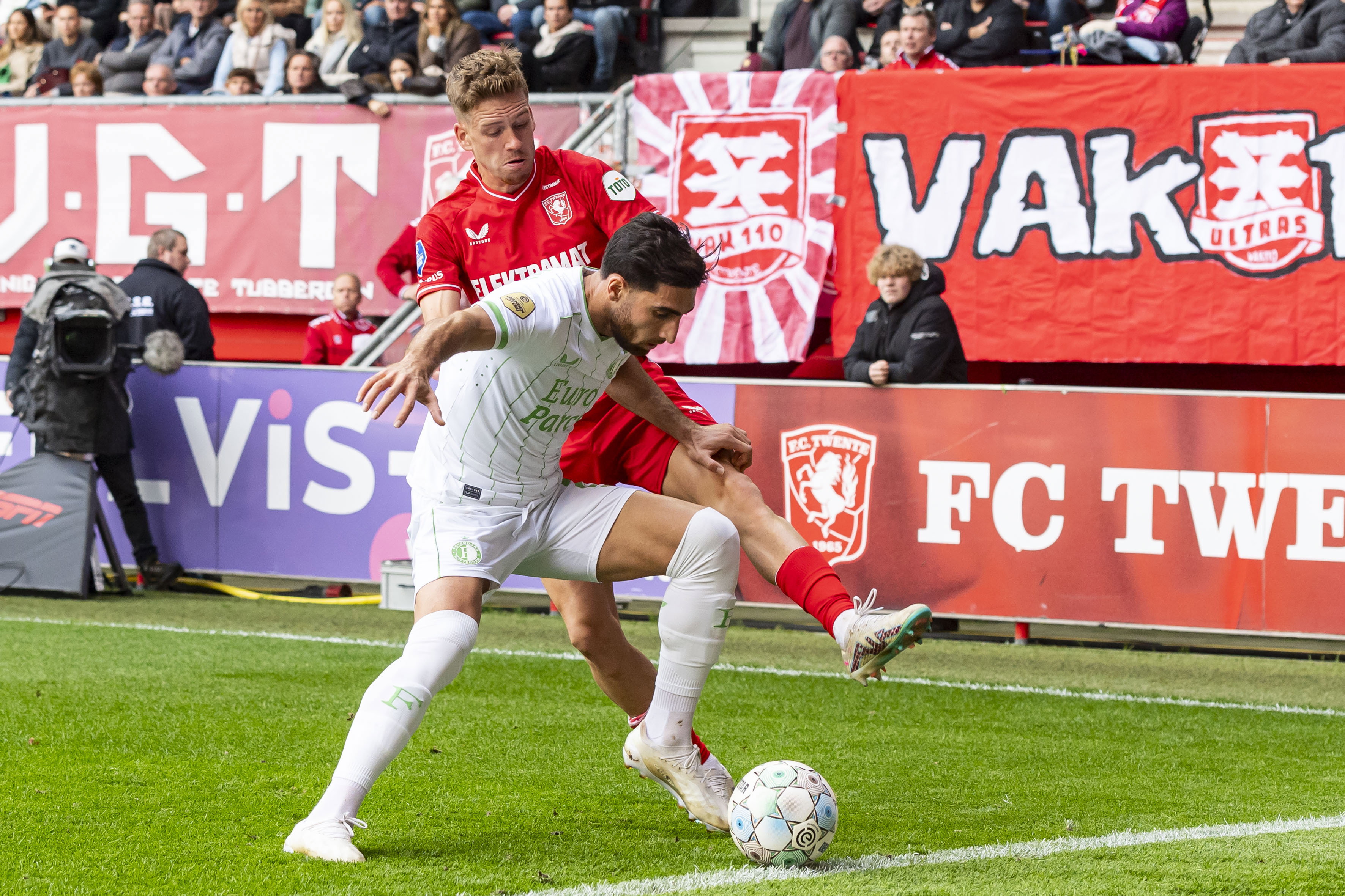 Alireza Jahankbakhsh in duel met Gijs Smal