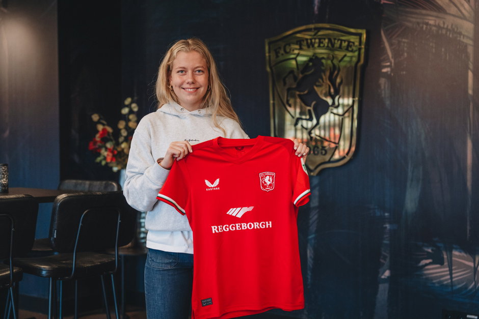 Amanda Andradóttir tekent bij FC Twente