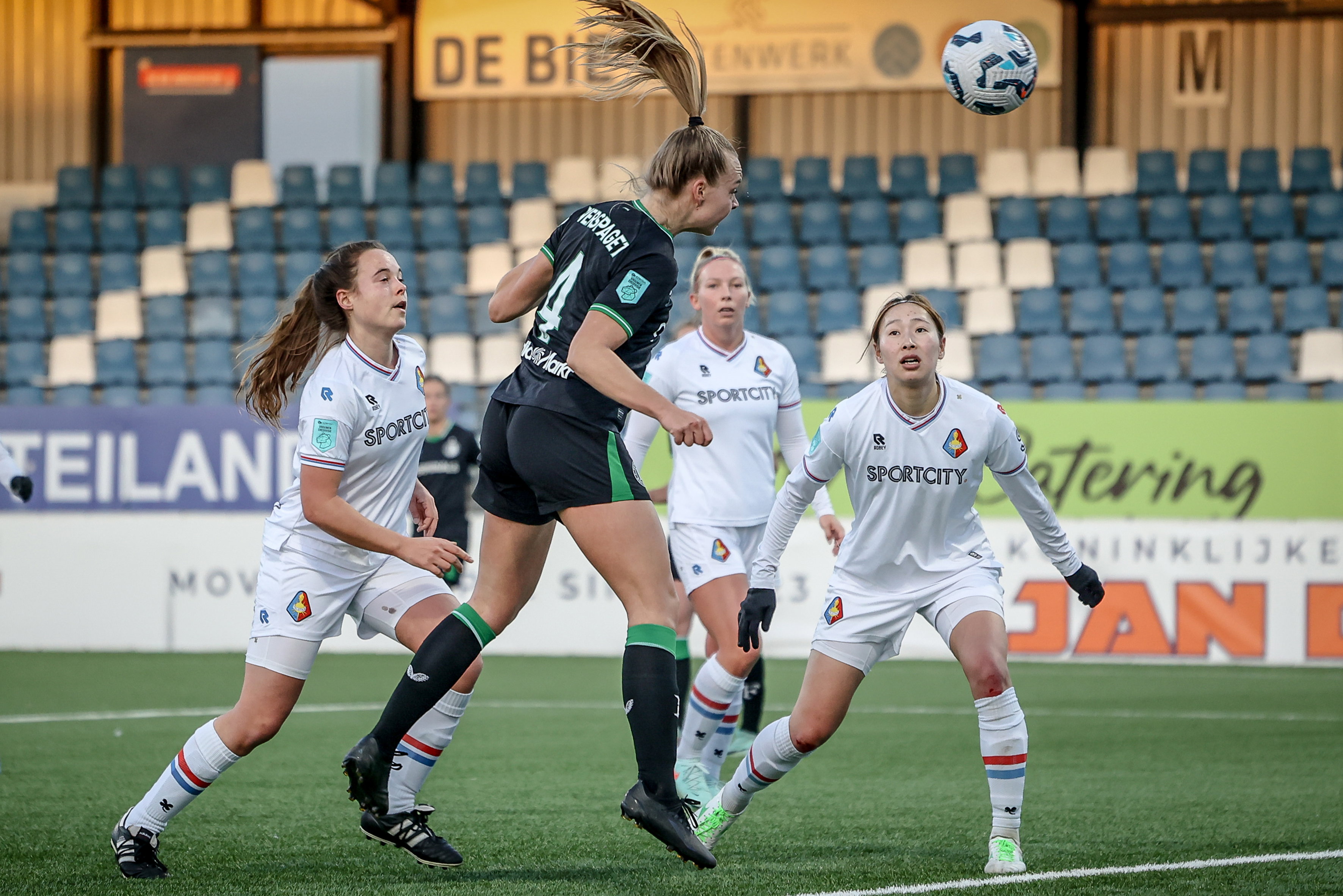 Amber Verspaget kopt op goal