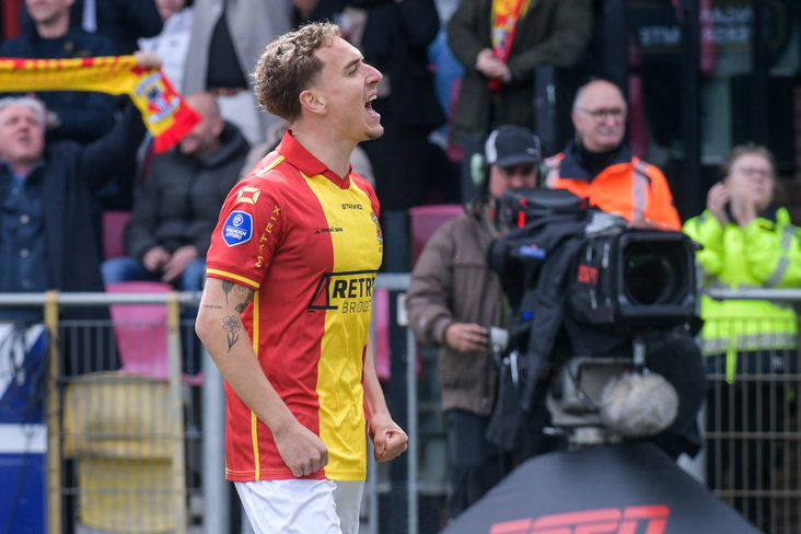 Aske Adelgaard na zijn eerste goal