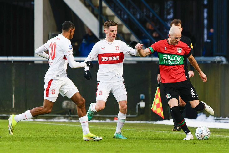 Bram Nuytinck in actie tegen FC Twente