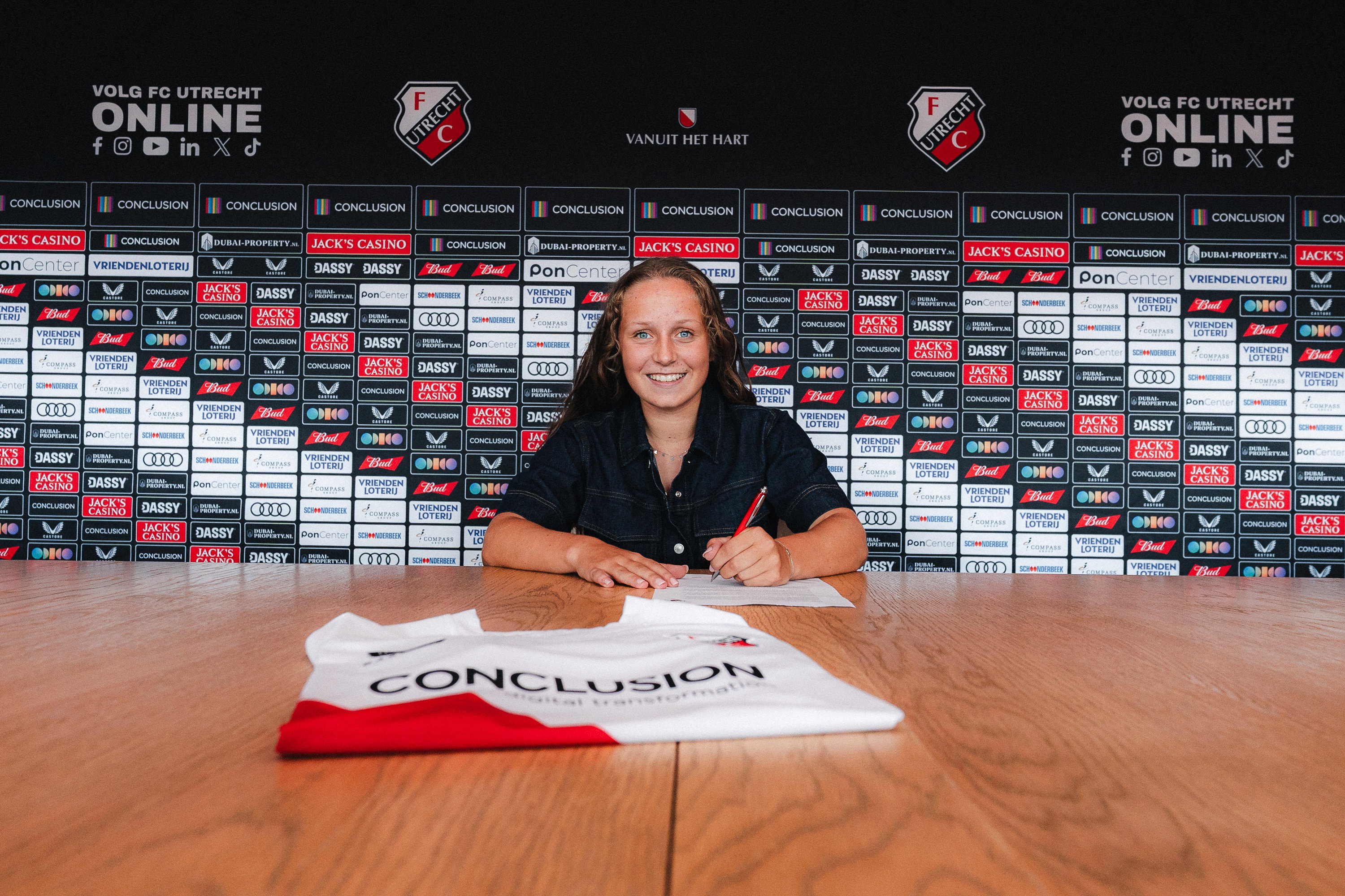 Aline Weerelts tekent bij FC Utrecht