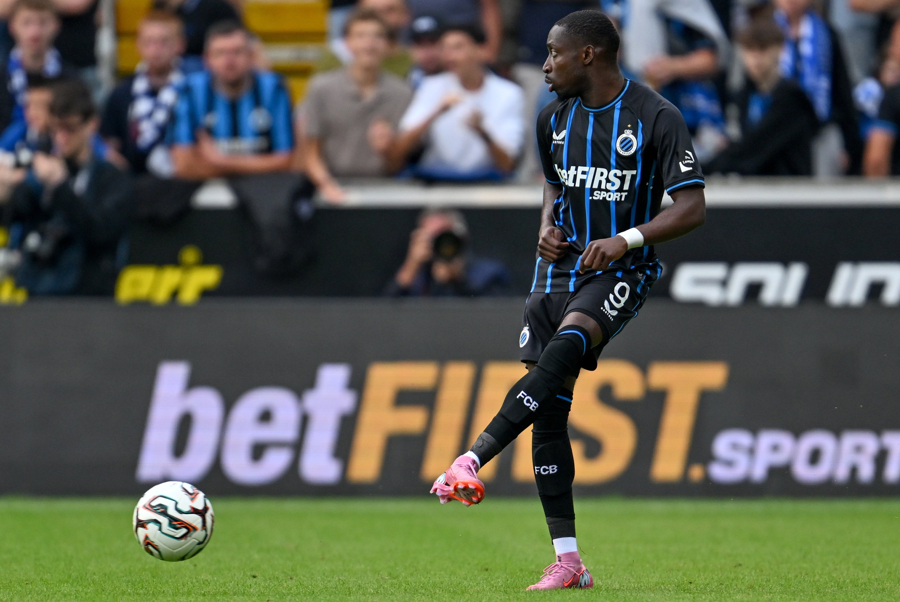 Carlos Forbs namens Club Brugge